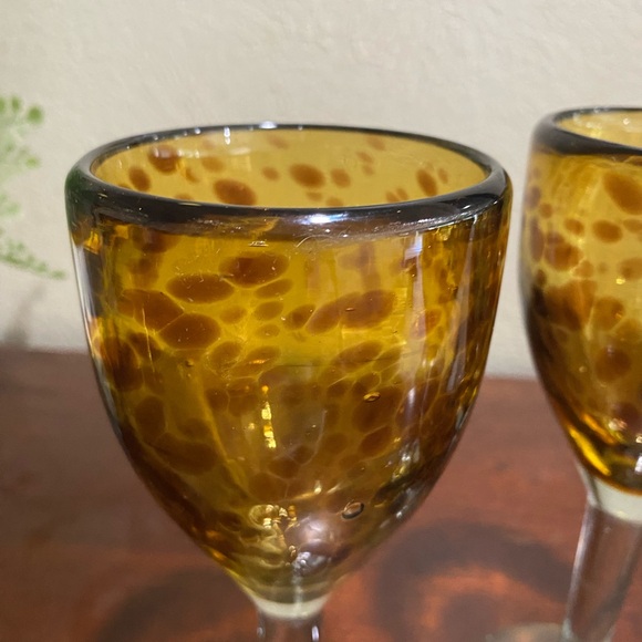 Set of 4, Handblown Wine Glasses, Tortoise Shell Or Amber Speckled Pattern - Picture 3 of 6